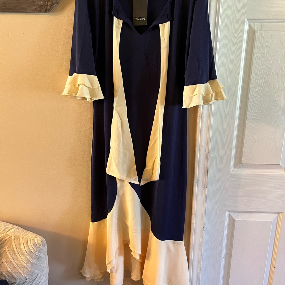 Brand new Sunday dress size 2X navy blue and cream